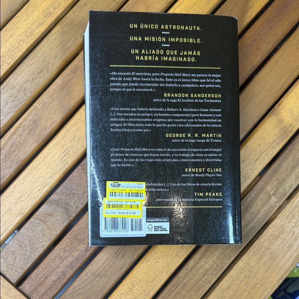 Andy Weir 'Proyecto Hail Mary' Book - Black and Gold - Picture 2 of 2